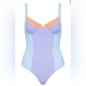 NWT VETCHY CARMEL UNDERWIRE CANDY SWIMSUIT
Size Medium